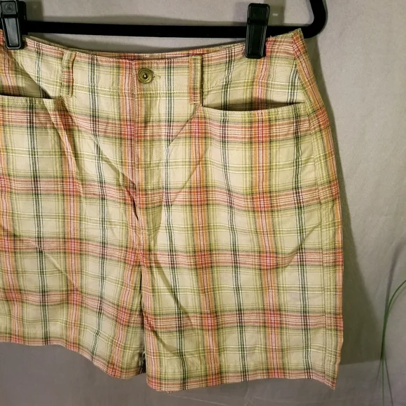 Liz Claiborne Vintage plaid shorts - Picture 4 of 6